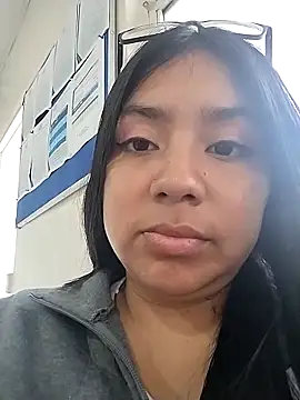 Noa Baker online show from March 5, 1:29 pm