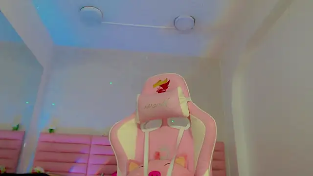 estefany squirt1 online show from February 7, 4:27 am