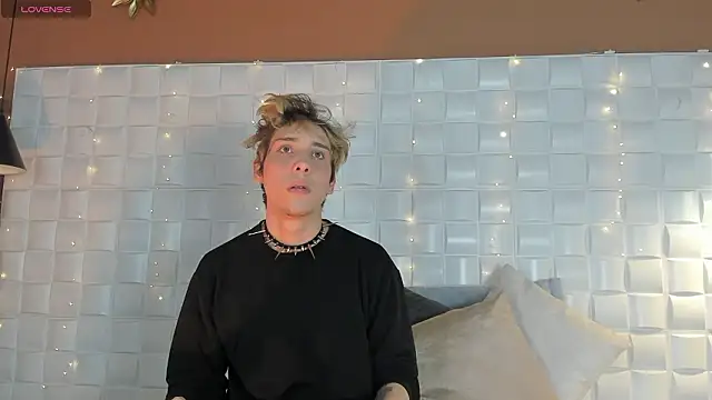 DannyParker  online show from February 10, 2:15 am