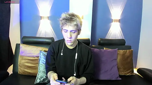 DannyParker  online show from March 1, 9:06 pm