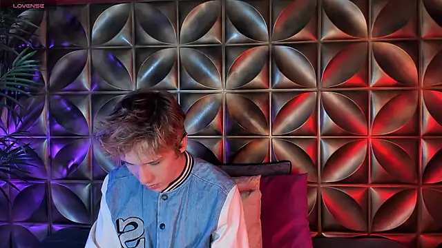 DannyParker  online show from March 17, 2:38 am