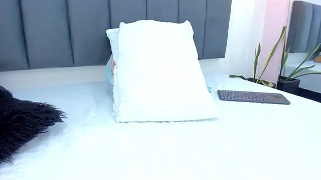 sam doll  online show from June 11, 7:12 pm
