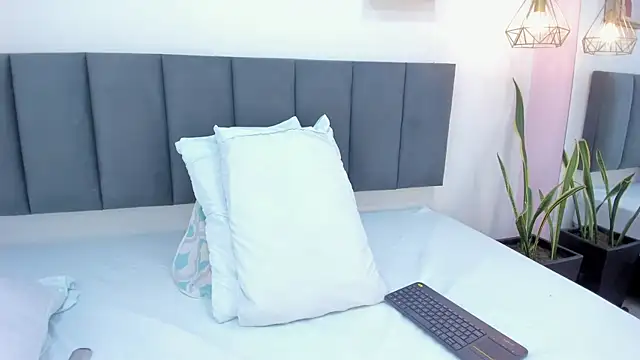 sam doll  online show from July 18, 7:06 pm