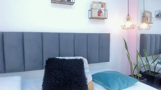 sam doll  online show from August 1, 7:13 pm