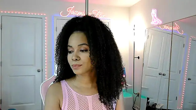JazmineFoxx online show from April 28, 5:29 pm