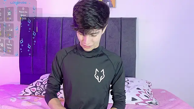 axxxel twink online show from June 25, 2:33 am