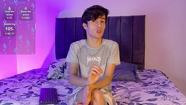 axxxel twink online show from August 3, 2:32 am