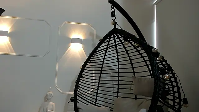 Snapshot of Emily_bruss chatting on June 18, 8:46 pm Emily bruss online show from June 18, 8:46 pm