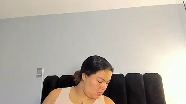 Amaranoir- online show from February 1, 3:05 am