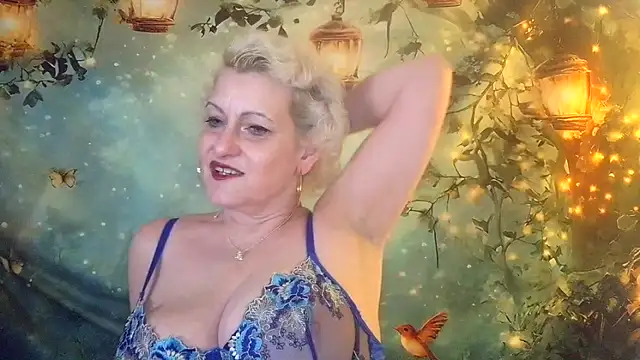 Snapshot of Blondie_the_librarian chatting on May 5, 6:16 pm Blondie the librarian online show from May 5, 6:16 pm
