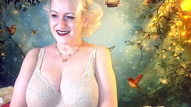 Snapshot of Blondie_the_librarian chatting on June 10, 2:23 am Blondie the librarian online show from June 10, 2:23 am