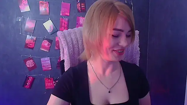 CuttieEmma online show from March 12, 6:52 am