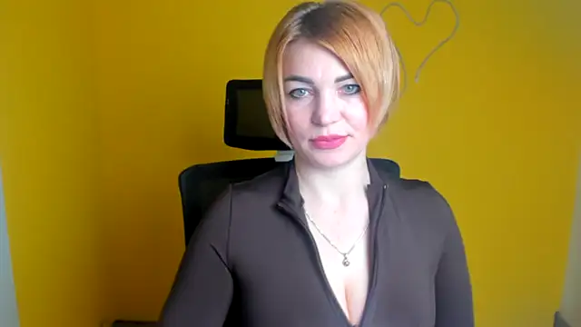 CuttieEmma online show from April 24, 11:56 am