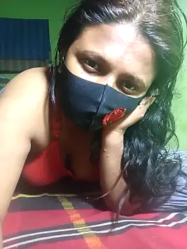 Romantic-Couple999 online show from February 7, 8:45 pm