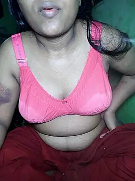 Snapshot of Romantic-Couple999 chatting on April 3, 7:23 pm Romantic-Couple999 online show from April 3, 7:23 pm