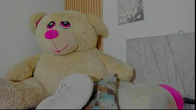 alix pretty18 online show from March 17, 6:33 pm