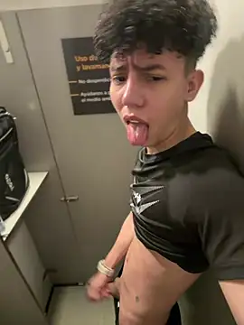 yoursexyjose online show from June 25, 6:34 pm