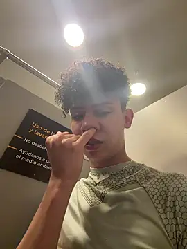 yoursexyjose online show from July 28, 10:42 pm