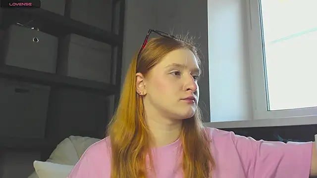 AmandaWatts online show from April 28, 5:12 am