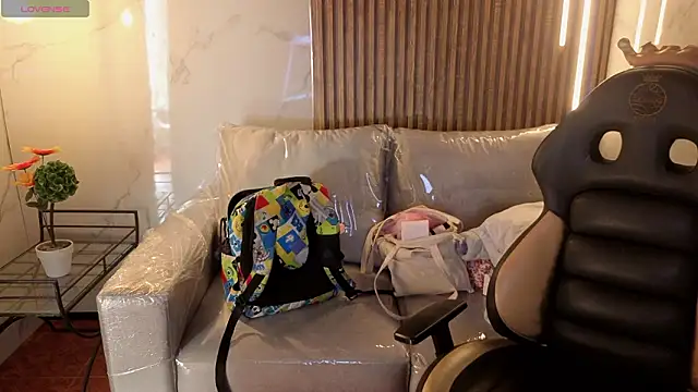 Lynn turner online show from February 9, 1:15 pm