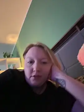 Snapshot of Lolaaxxx13 chatting on May 11, 7:22 pm Lolaaxxx13 online show from May 11, 7:22 pm
