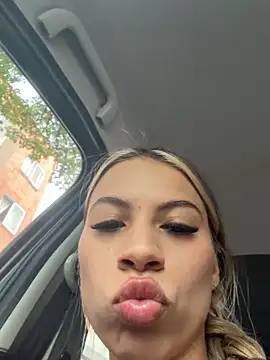 Mia Rosee1 online show from July 9, 7:51 pm