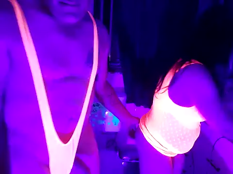 Snapshot of SweetValleyHotwife chatting on February 24, 1:42 pm SweetValleyHotwife online show from February 24, 1:42 pm