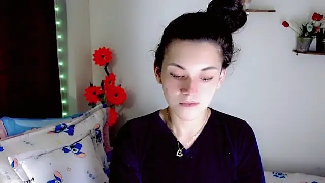 NathalialLooes online show from June 19, 4:50 am