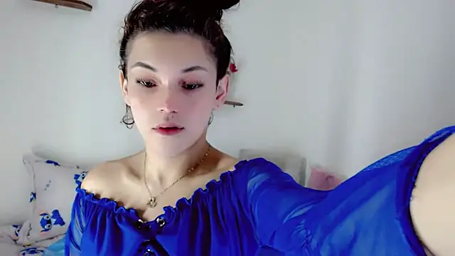 NathalialLooes online show from June 20, 8:44 pm