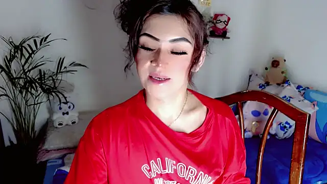 NathalialLooes online show from June 25, 5:17 pm