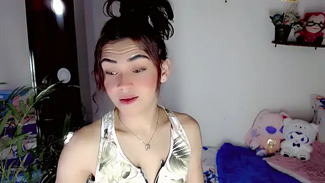 NathalialLooes online show from June 26, 5:23 am