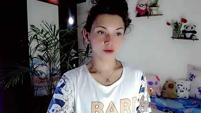 NathalialLooes online show from June 28, 7:09 pm