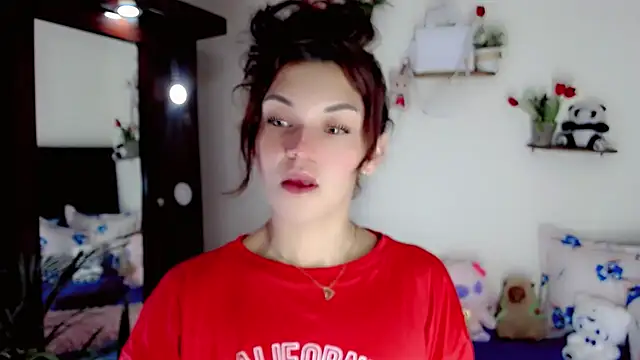 NathalialLooes online show from June 29, 10:21 pm