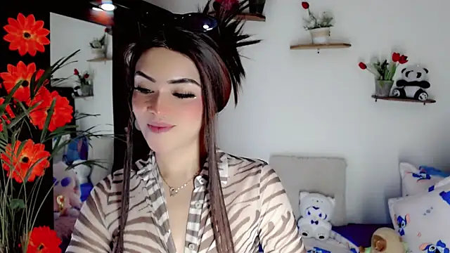 NathalialLooes online show from July 1, 10:09 pm