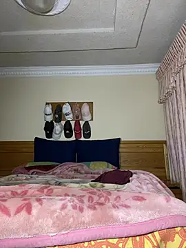 Snapshot of -HIIM- chatting on July 5, 6:59 pm -HIIM- online show from July 5, 6:59 pm