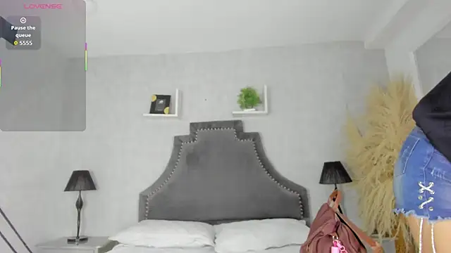 KarelyMitchel online show from February 28, 1:23 pm