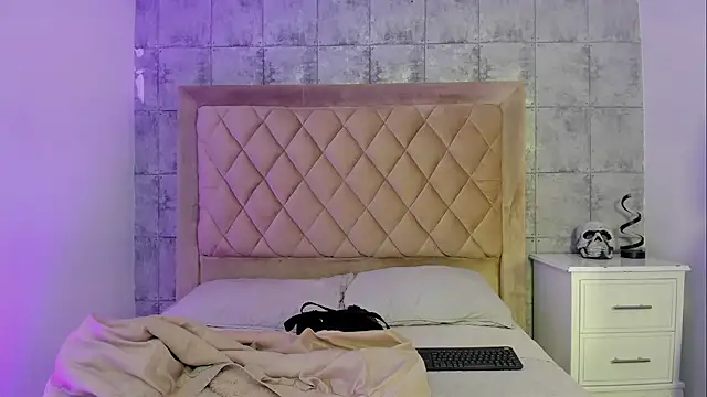 CleoFoxx  online show from March 4, 12:22 pm