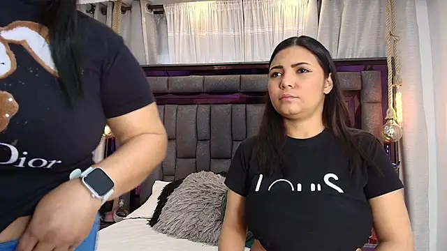 Snapshot of Karina_Mendoza chatting on May 9, 11:59 am Karina Mendoza online show from May 9, 11:59 am