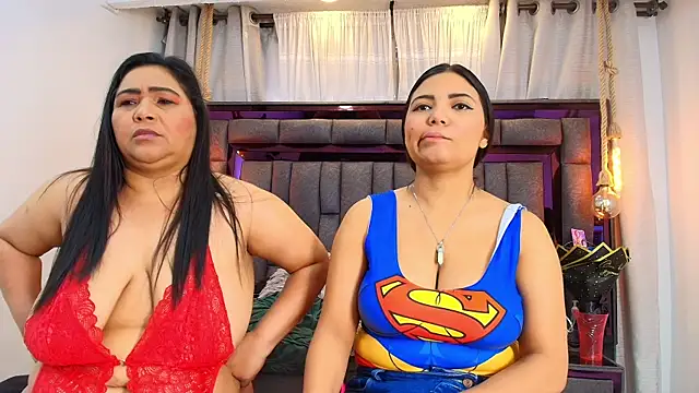 Snapshot of Karina_Mendoza chatting on June 23, 12:14 pm Karina Mendoza online show from June 23, 12:14 pm