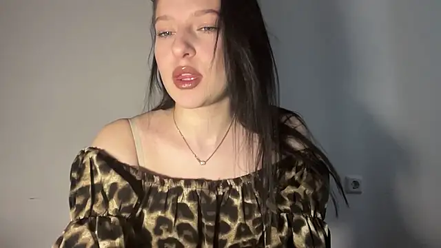 Sarahsolara online show from February 13, 2:02 pm