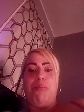 Shirley0810 online show from April 15, 4:52 am