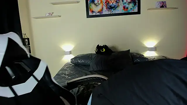 meredit cris23 online show from February 20, 6:26 am