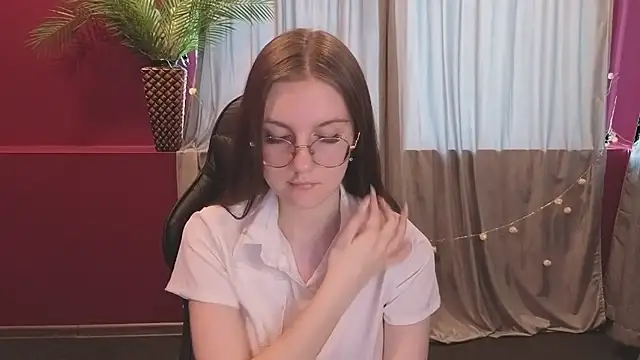 VixenLight online show from March 4, 3:01 am