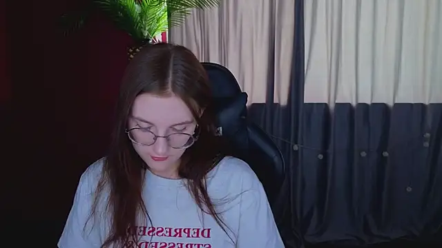 VixenLight online show from March 18, 2:15 am