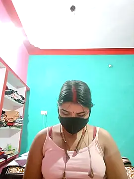 Divyanshi hott online show from February 4, 2:01 pm