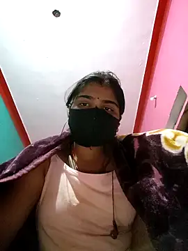 Divyanshi hott online show from February 5, 5:17 pm
