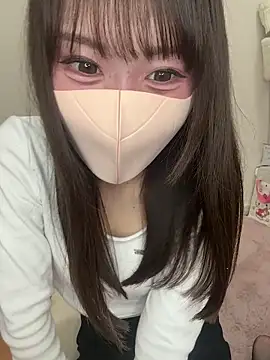 Snapshot of momo_mm chatting on May 20, 2:07 am momo mm online show from May 20, 2:07 am