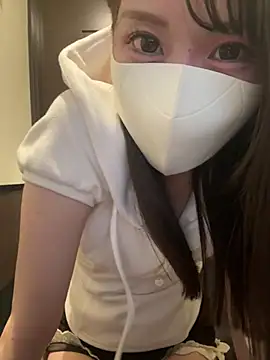 Snapshot of momo_mm chatting on May 25, 5:57 am momo mm online show from May 25, 5:57 am