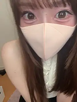 Snapshot of momo_mm chatting on June 25, 4:01 am momo mm online show from June 25, 4:01 am