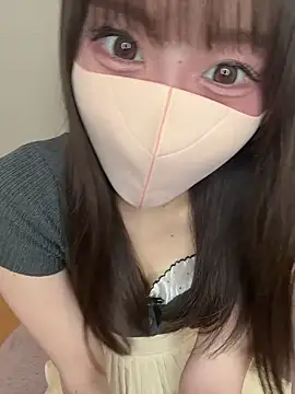 Snapshot of momo_mm chatting on July 18, 2:05 am momo mm online show from July 18, 2:05 am